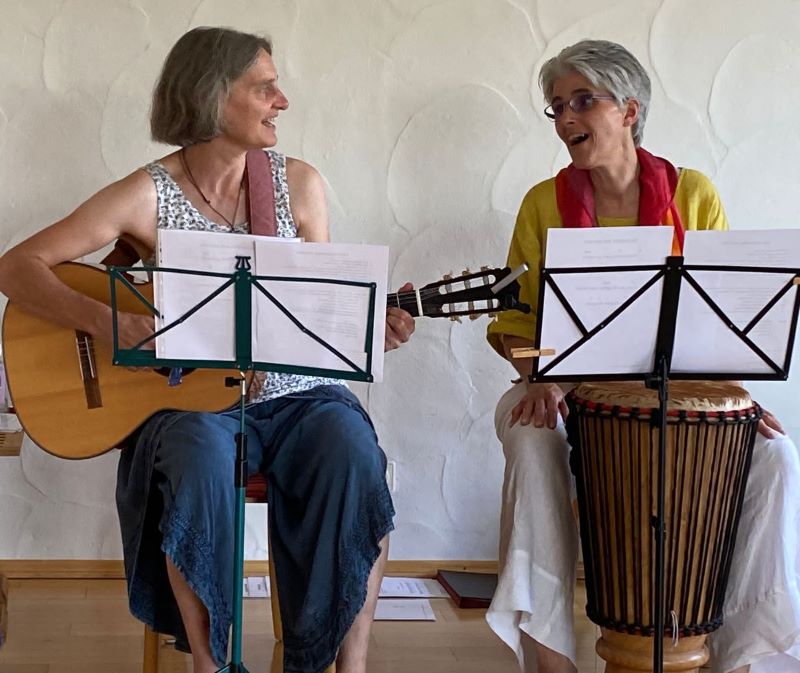 eilsames Singen mit Doris Jakobs-Hennig und Anke Hennig